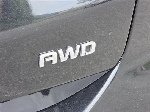Black Metallic 2022 Chevrolet Equinox 2LT