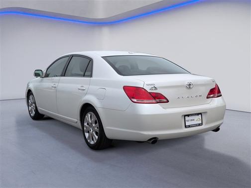White 2010 Toyota Avalon