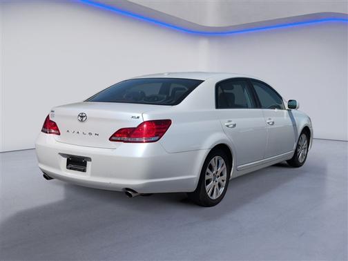 White 2010 Toyota Avalon Limited