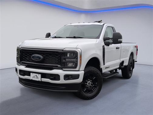Oxford White 2023 Ford F-350 XL