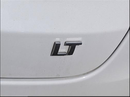 Summit White 2024 Chevrolet Trax LT