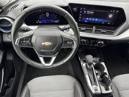 Summit White 2024 Chevrolet Trax LT