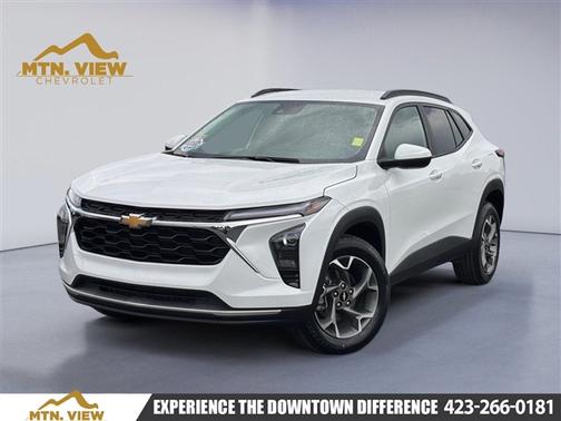 Summit White 2024 Chevrolet Trax LT