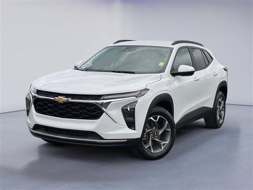 Summit White 2024 Chevrolet Trax LT