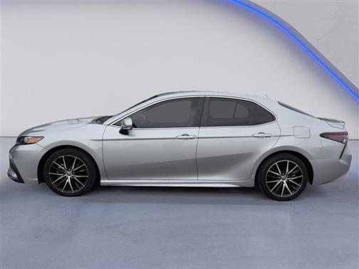Celestial Silver Metallic 2022 Toyota Camry SE