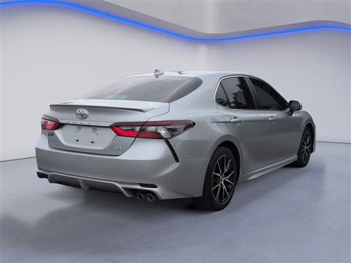 Celestial Silver Metallic 2022 Toyota Camry SE