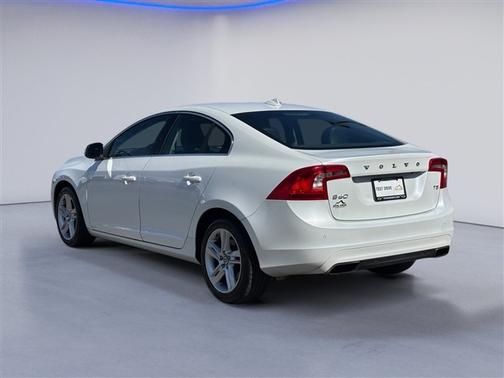 2015 Volvo S60 T5 Premier Plus