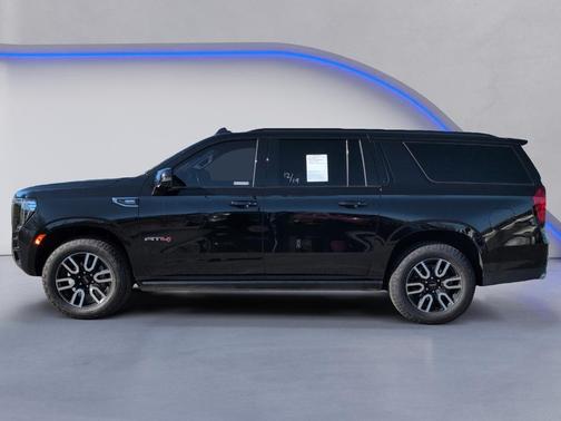 2022 GMC Yukon XL AT4