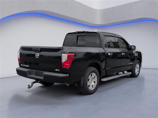2017 Nissan Titan SV