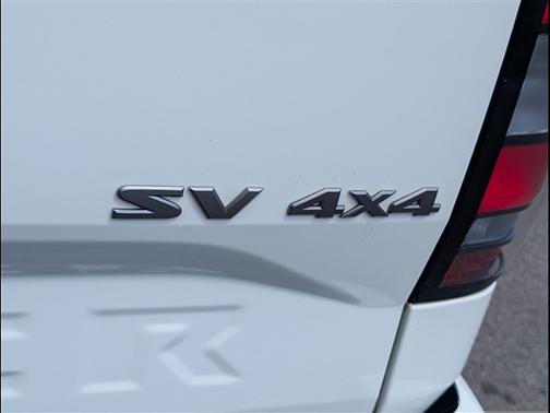 Glacier White 2023 Nissan Frontier SV