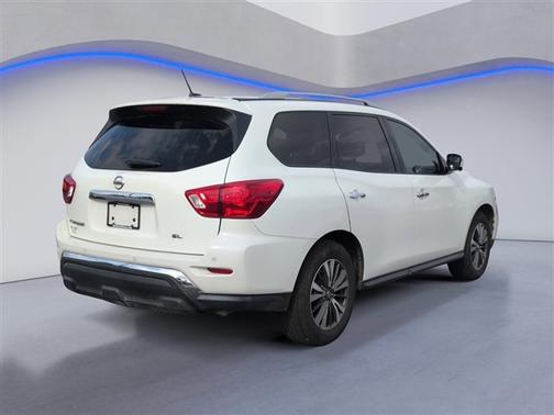 2017 Nissan Pathfinder SL