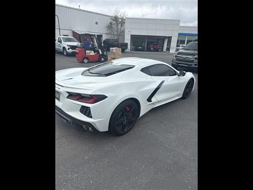 Arctic White 2026 Chevrolet Corvette Stingray w/1LT