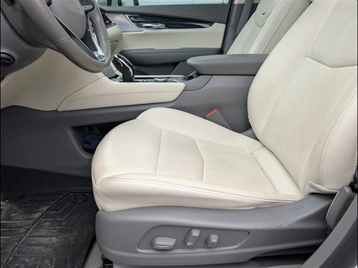 2024 Cadillac XT6 Premium Luxury FWD