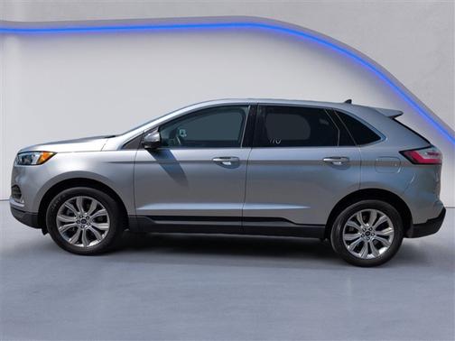 Silver Metallic 2022 Ford Edge Titanium