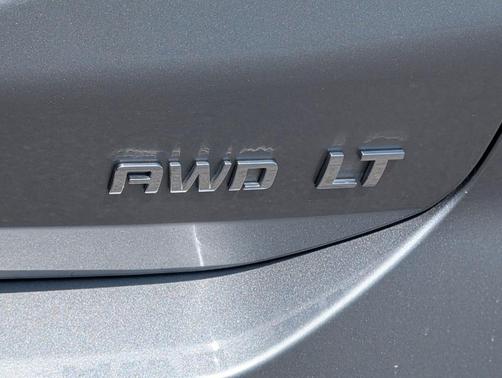 Sterling Gray Metallic 2023 Chevrolet Equinox 2LT