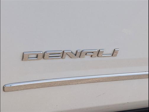 Summit White 2015 GMC Yukon Denali