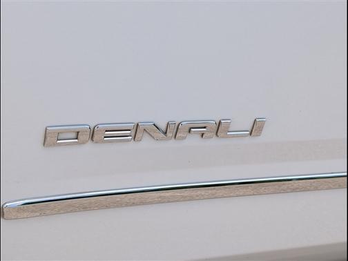Summit White 2015 GMC Yukon Denali