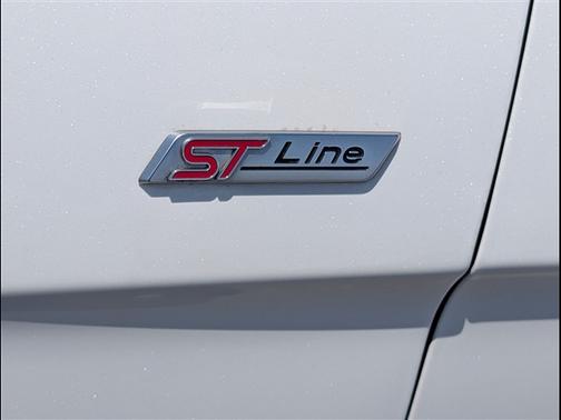 White Metallic 2023 Ford Edge ST Line