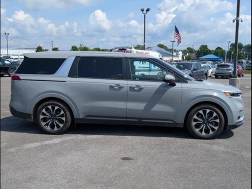 2024 Kia Carnival EX