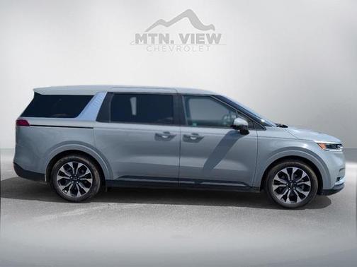 2024 Kia Carnival EX