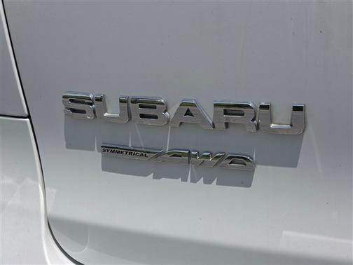 Crystal White Pearl 2022 Subaru Ascent Premium 7-Passenger