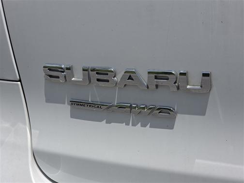 Crystal White Pearl 2022 Subaru Ascent Premium 7-Passenger