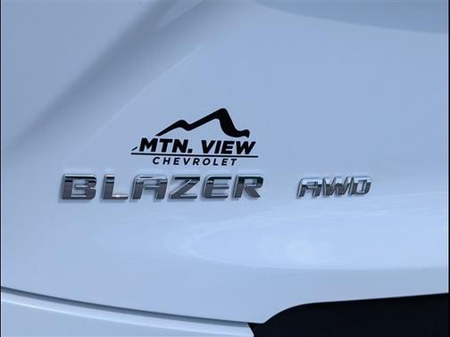 Summit White 2021 Chevrolet Blazer 2LT