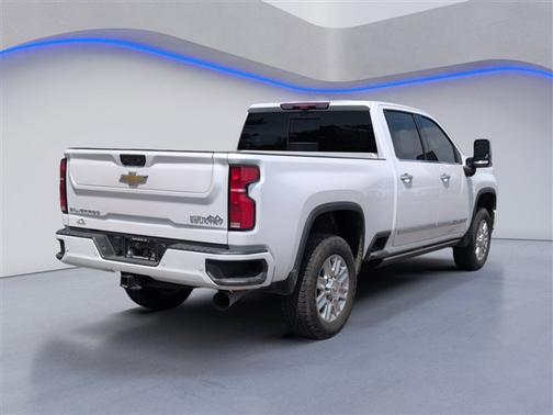 Iridescent Pearl Tricoat 2024 Chevrolet Silverado 2500 High Country