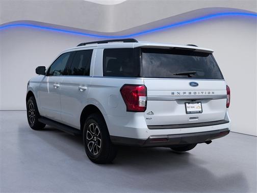 Oxford White 2022 Ford Expedition XLT