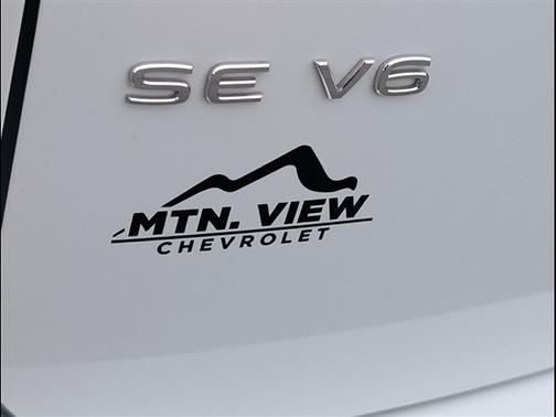 Pure White 2022 Volkswagen Atlas 3.6L SE w/Technology