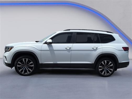 Pure White 2022 Volkswagen Atlas 3.6L SE w/Technology