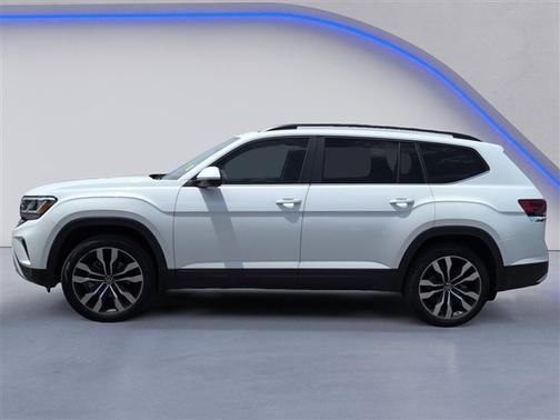 Pure White 2022 Volkswagen Atlas 3.6L SE w/Technology