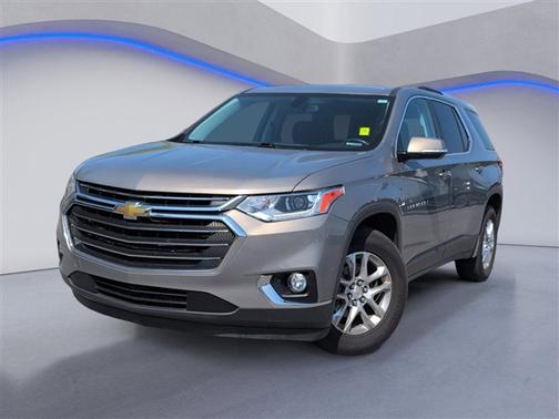 Pepperdust Metallic 2018 Chevrolet Traverse LT Cloth