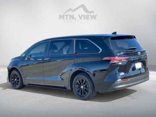 2022 Toyota Sienna XLE