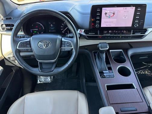 2022 Toyota Sienna XLE