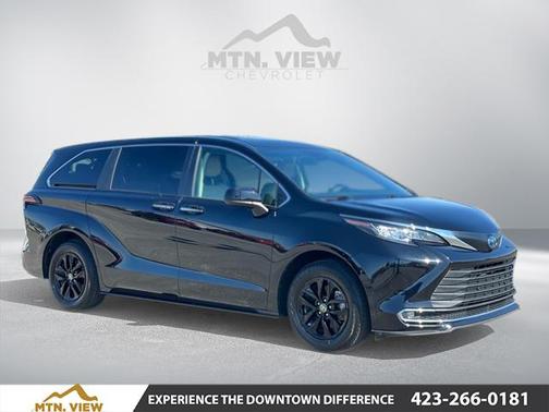 2022 Toyota Sienna XLE