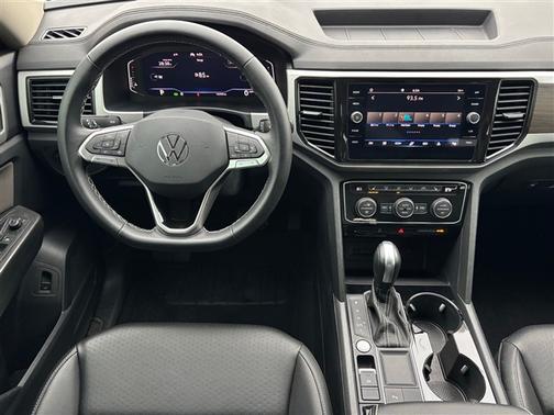 2023 Volkswagen Atlas 3.6L SE w/Technology