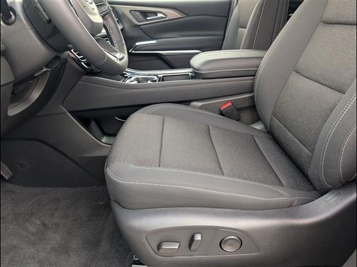 White 2026 Chevrolet Traverse LT