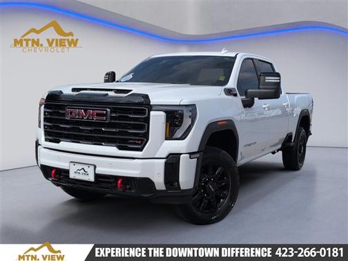 Summit White 2025 GMC Sierra 2500 AT4