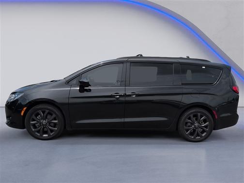 2020 Chrysler Pacifica Touring-L