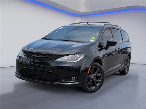 2020 Chrysler Pacifica Touring-L