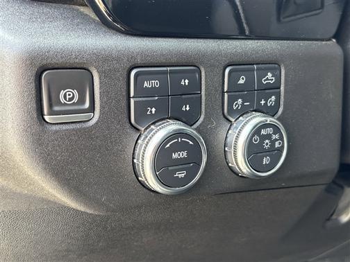 Onyx Black 2024 GMC Sierra 2500 SLT