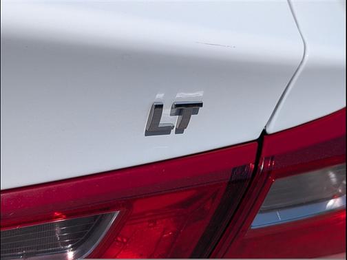 Summit White 2023 Chevrolet Malibu LT