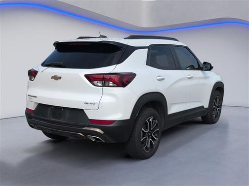 Summit White 2023 Chevrolet Trailblazer ACTIV