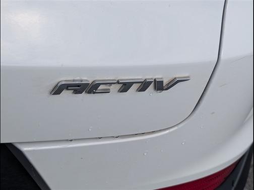 Summit White 2023 Chevrolet Trailblazer ACTIV