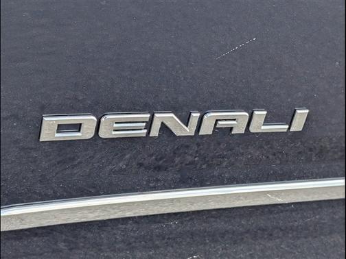 Dark Sapphire Blue Metallic 2018 GMC Yukon XL Denali
