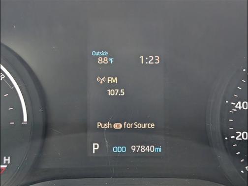 2023 Toyota Sienna LE