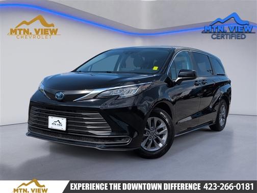 2023 Toyota Sienna LE