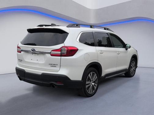 Crystal White Pearl 2022 Subaru Ascent Limited 8-Passenger