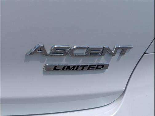 Crystal White Pearl 2022 Subaru Ascent Limited 8-Passenger